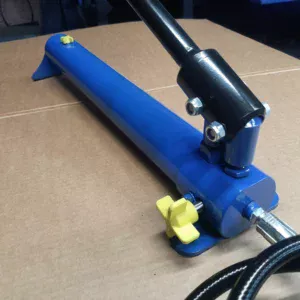 Насос ручной гидравлический 0.8 л. НРГ800-0.8-1